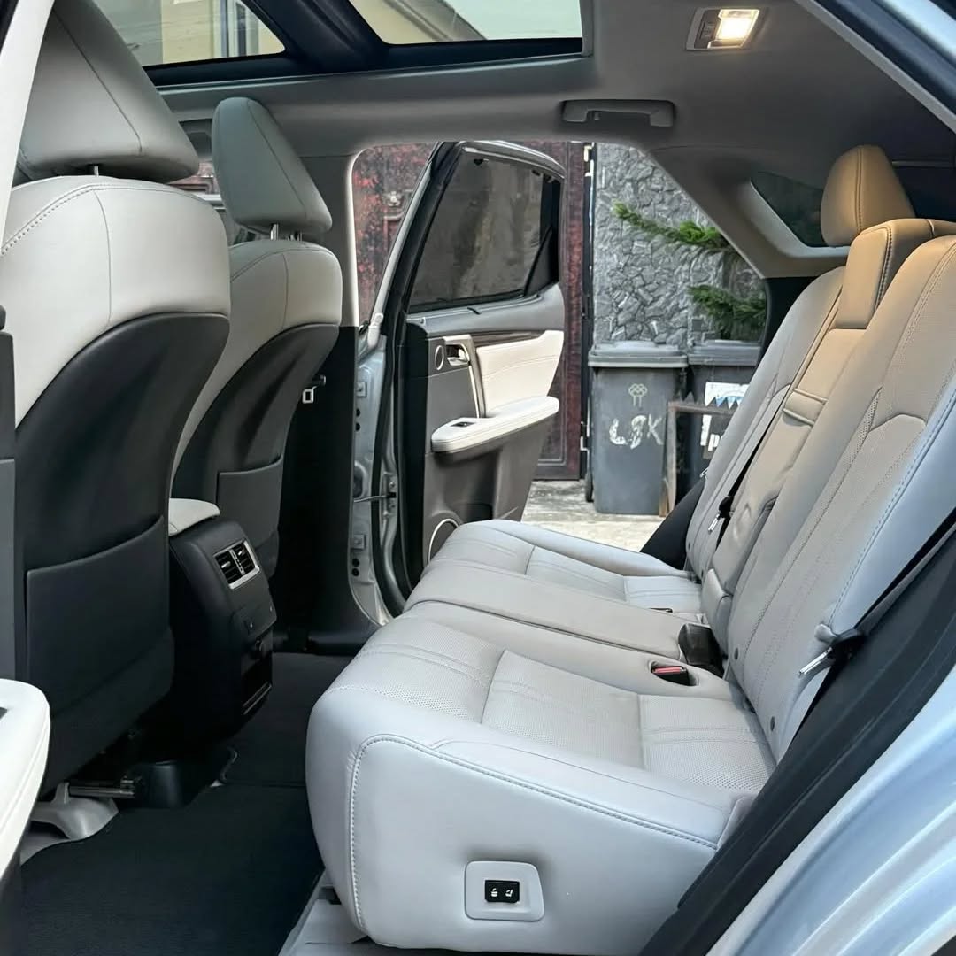 Luxury Lexus RX350: Panoramic Roof, Low Miles, Duty Paid