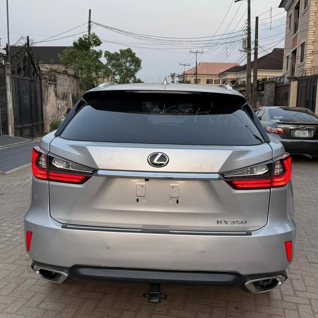 Luxury Lexus RX350: Panoramic Roof, Low Miles, Duty Paid