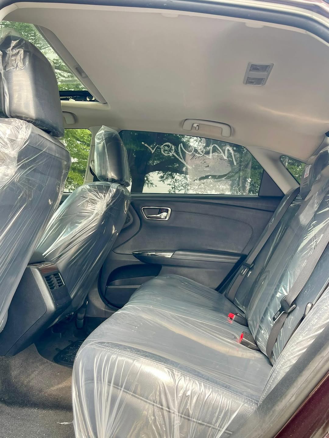 Luxury 2013 Toyota Avalon: Accident-Free & Ready