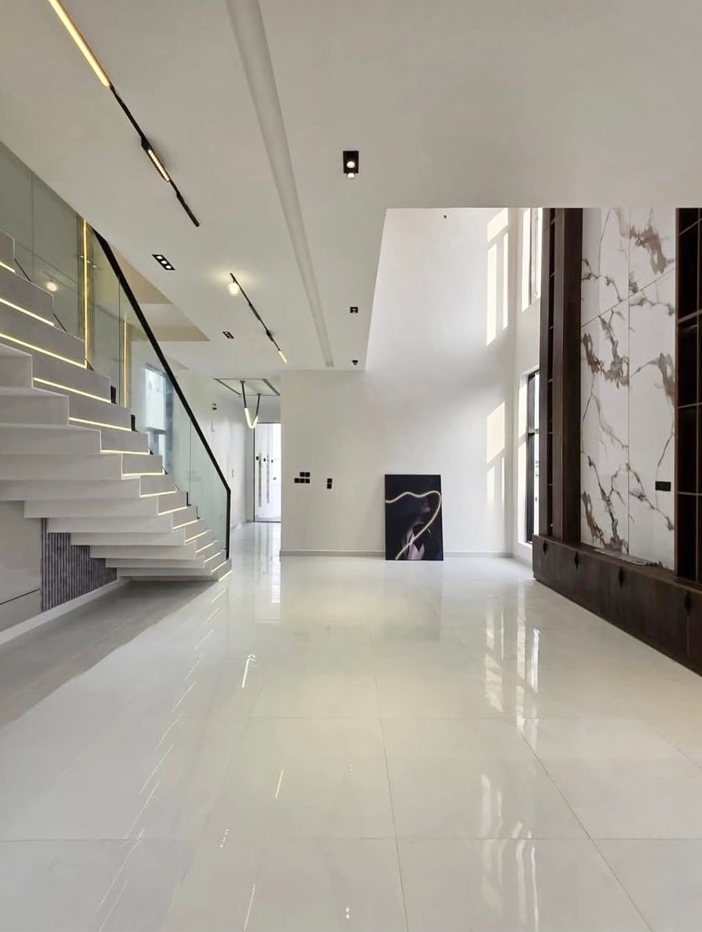 Opulent 5-Bedroom Haven with Pool in Prime Lekki