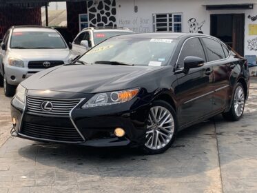 2013 Lexus ES350: V6 Power