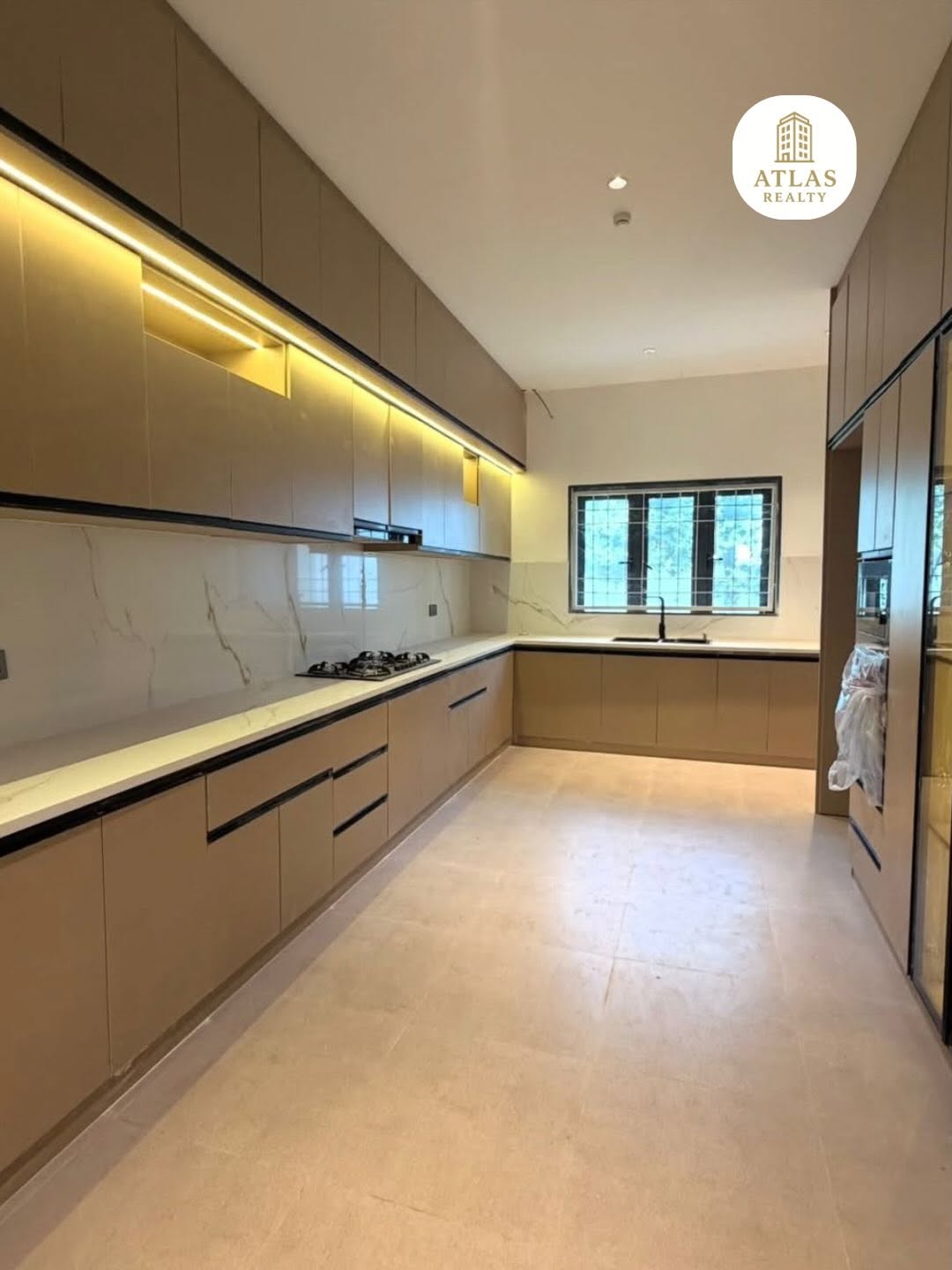 Maitama’s Grand 5-Bedroom Estate: Elevator & Rooftop Views