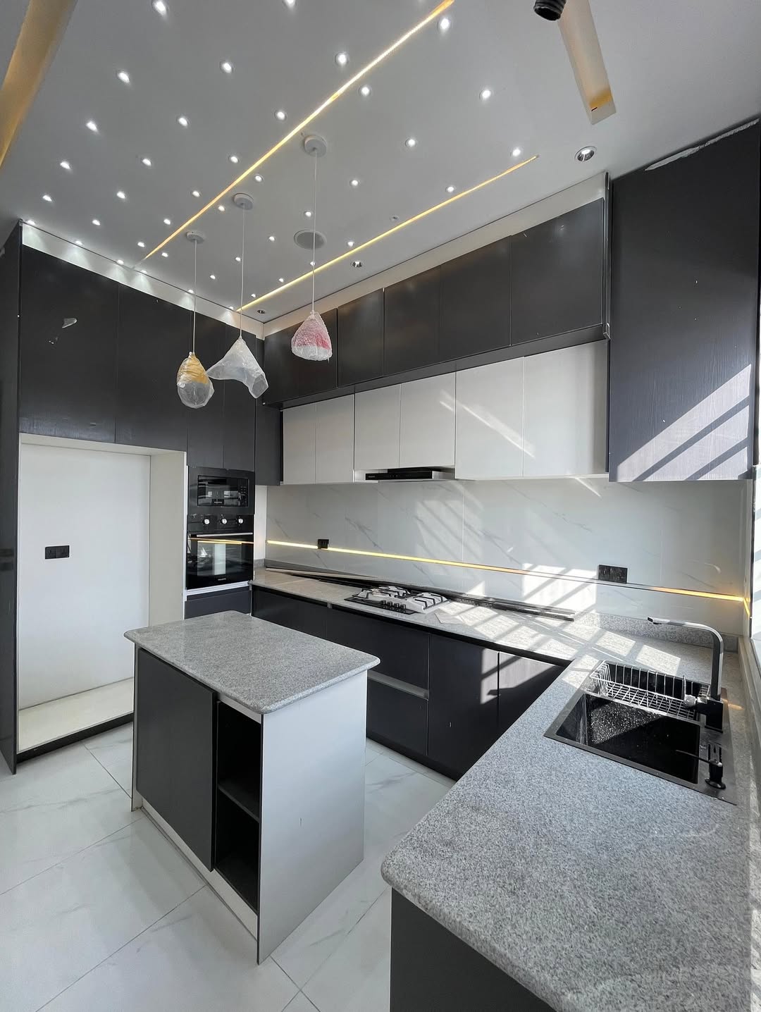 Lekki’s Finest: 4BR Smart Home in Secure Estate