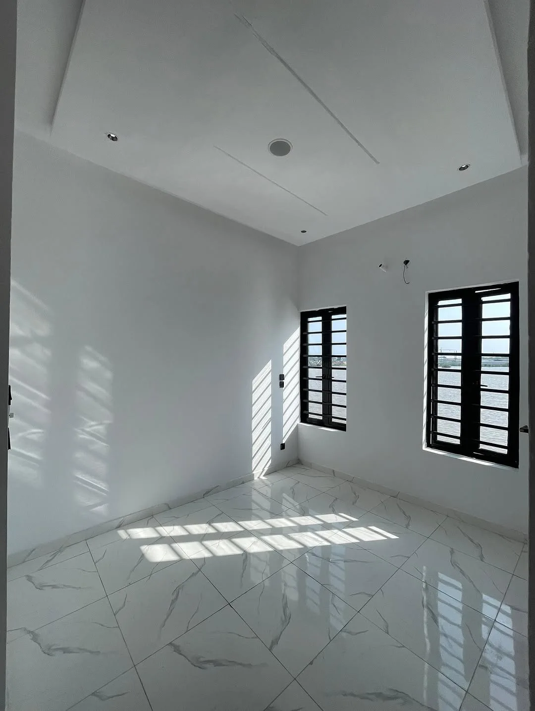 Lekki’s Masterpiece: 4-Bedroom Smart Home in Secure Estate