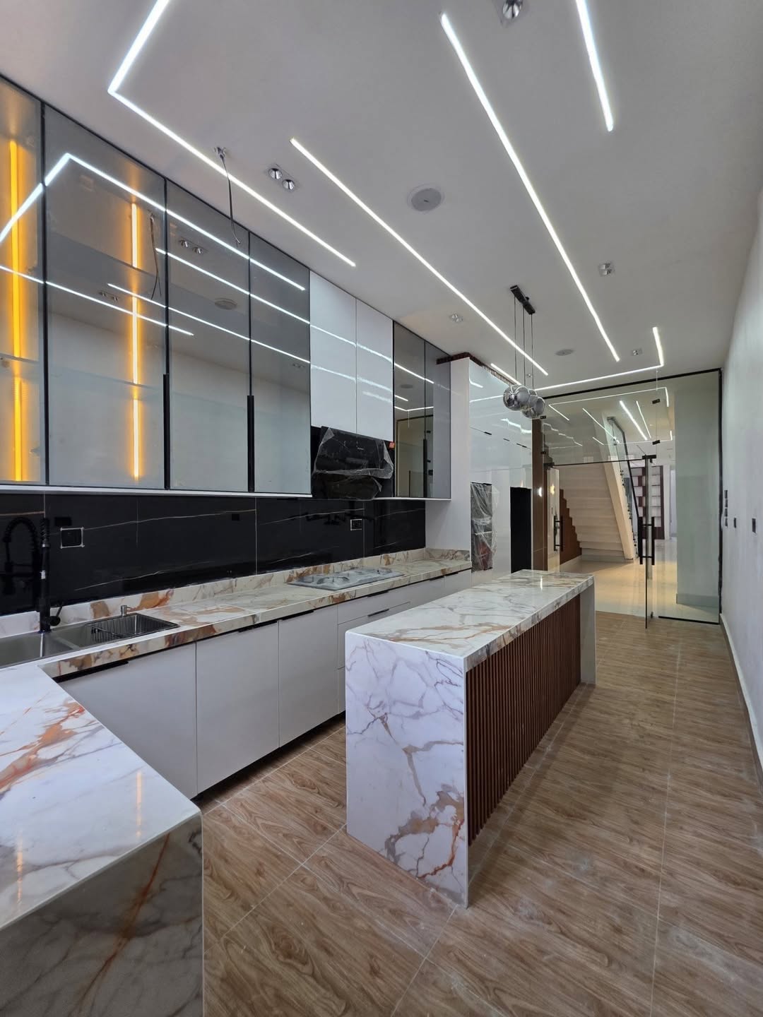 Ultimate 5-Bedroom Estate Gem with Private Pool in Lekki