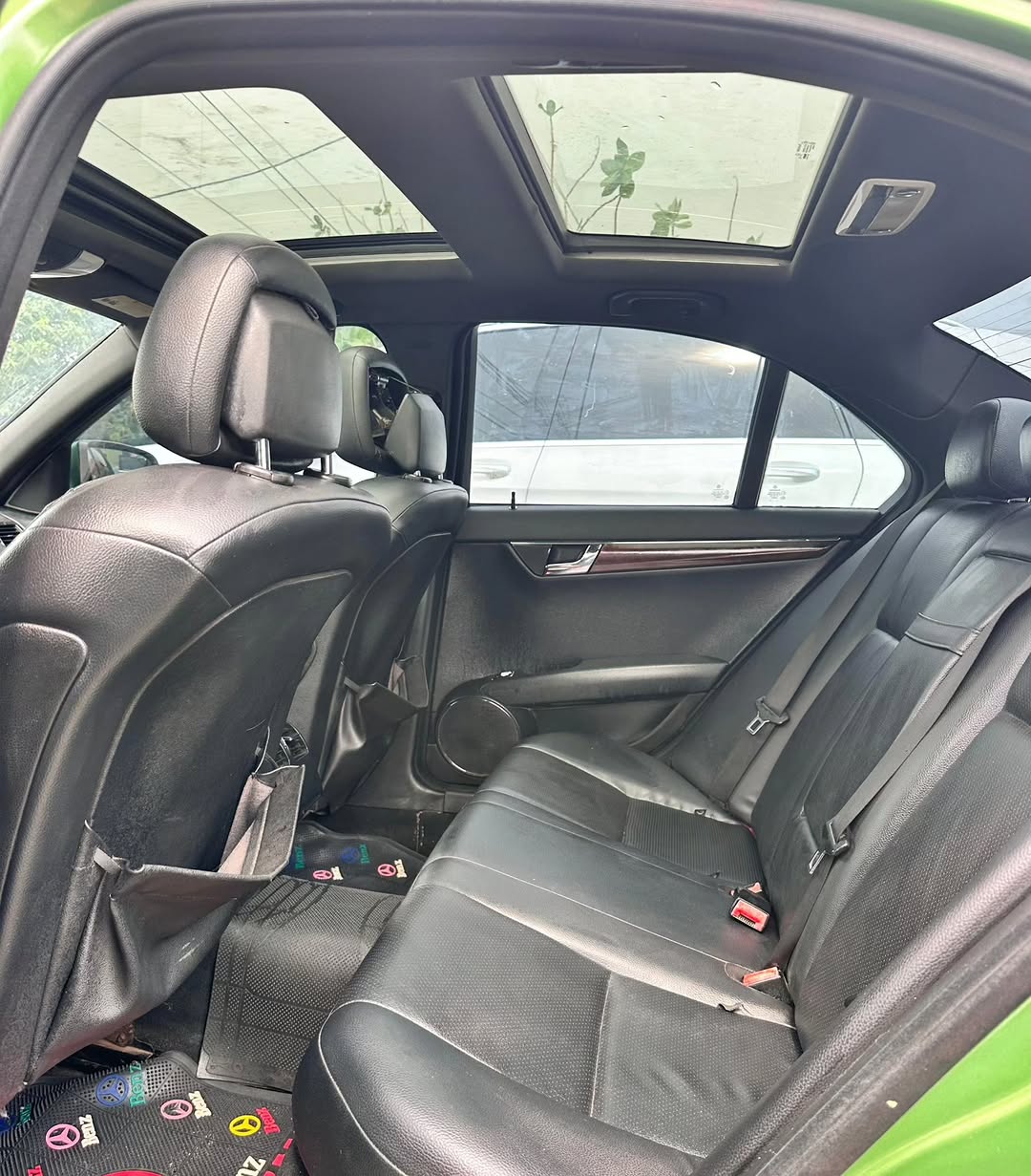 2009 Mercedes C300: Luxury & Value for 7m