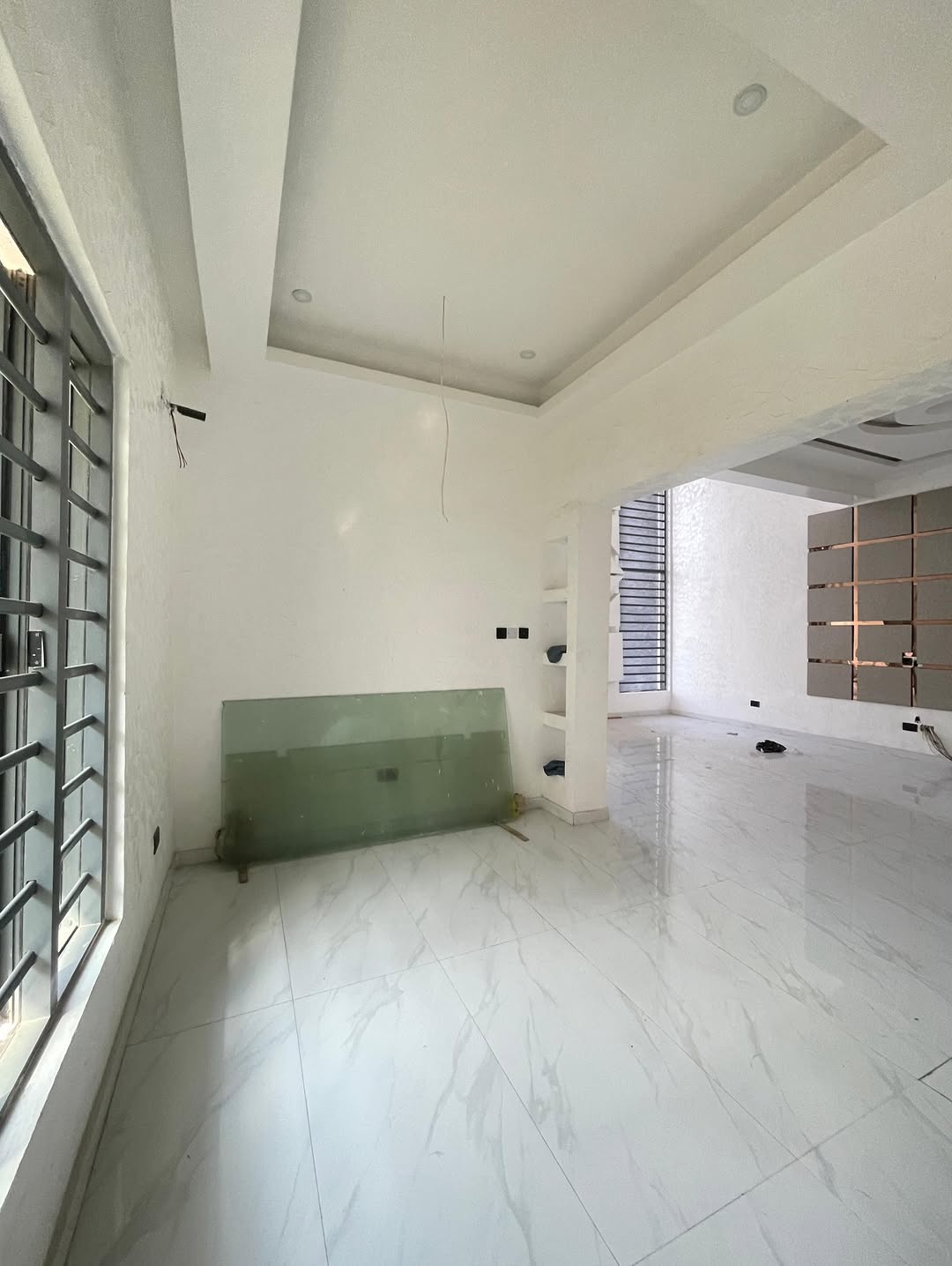 Osapa London Gem: 5-Bed Duplex with Pool & Rooftop