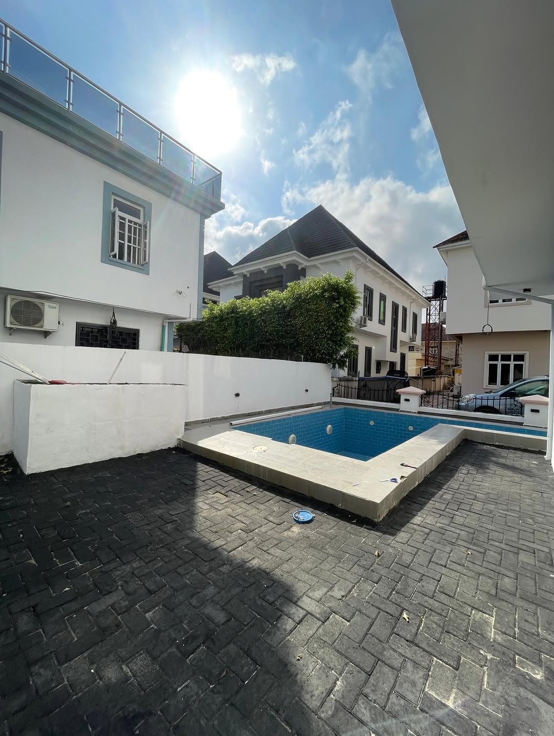 Osapa London Gem: 5-Bed Duplex with Pool & Rooftop