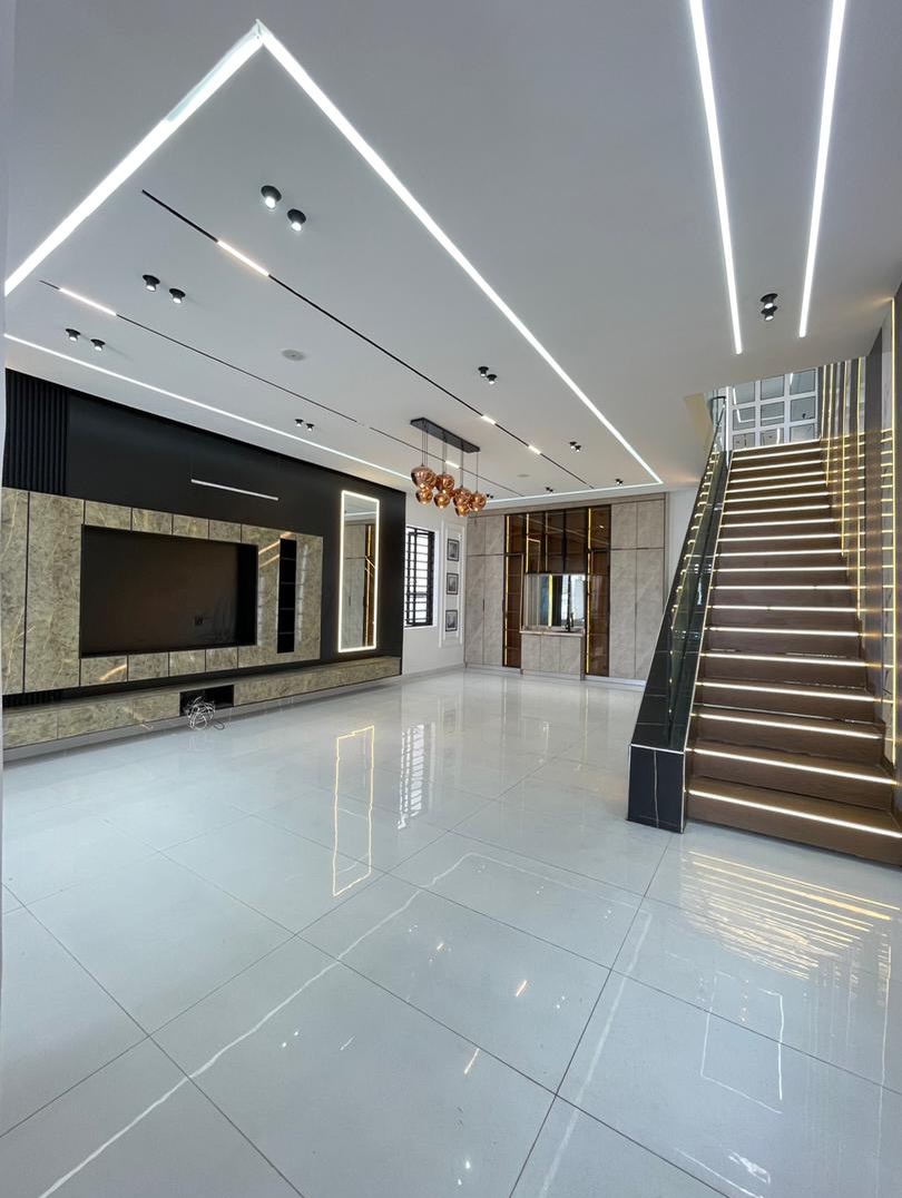 Your Dream 5-Bedroom Oasis in Ikota, Lekki
