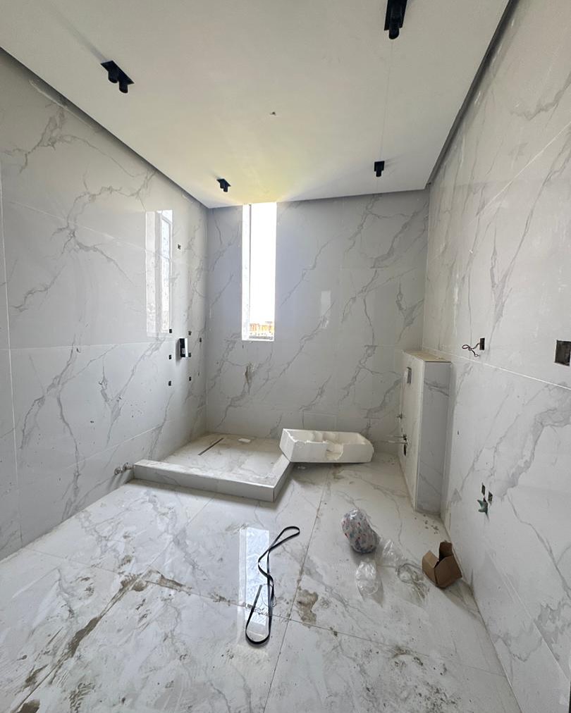 5-Bed Terrace Duplex + BQ: Rooftop Lounge & All En-Suites