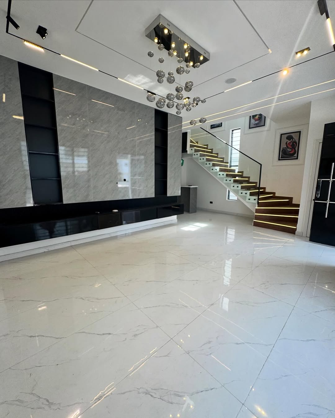 Dream 5-Bed Duplex with Pool & Cinema in Ikota