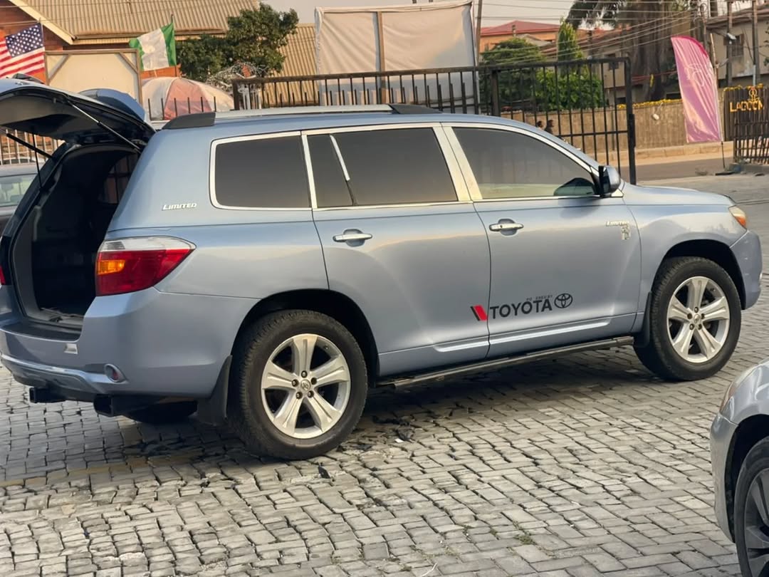 2008 Toyota Highlander Limited: Flawless & Fully Loaded