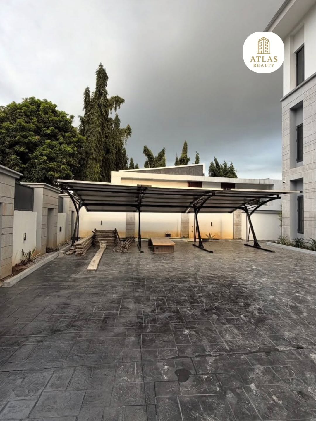 Smart 7-Bed Mansion: Pool, Gym & Elevator in Maitama