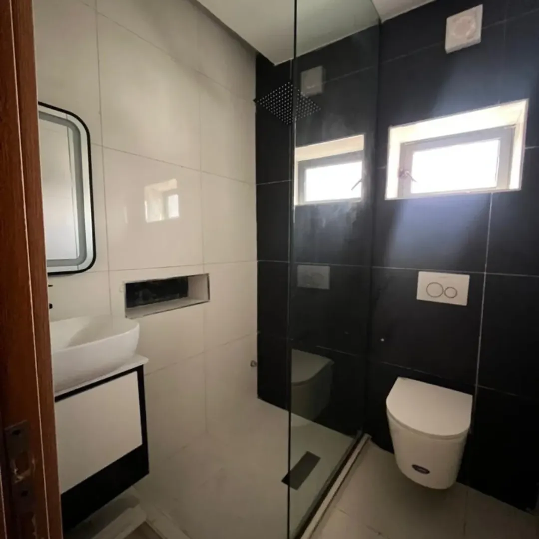 Spacious Gwarinpa Duplex: Serene & Secure