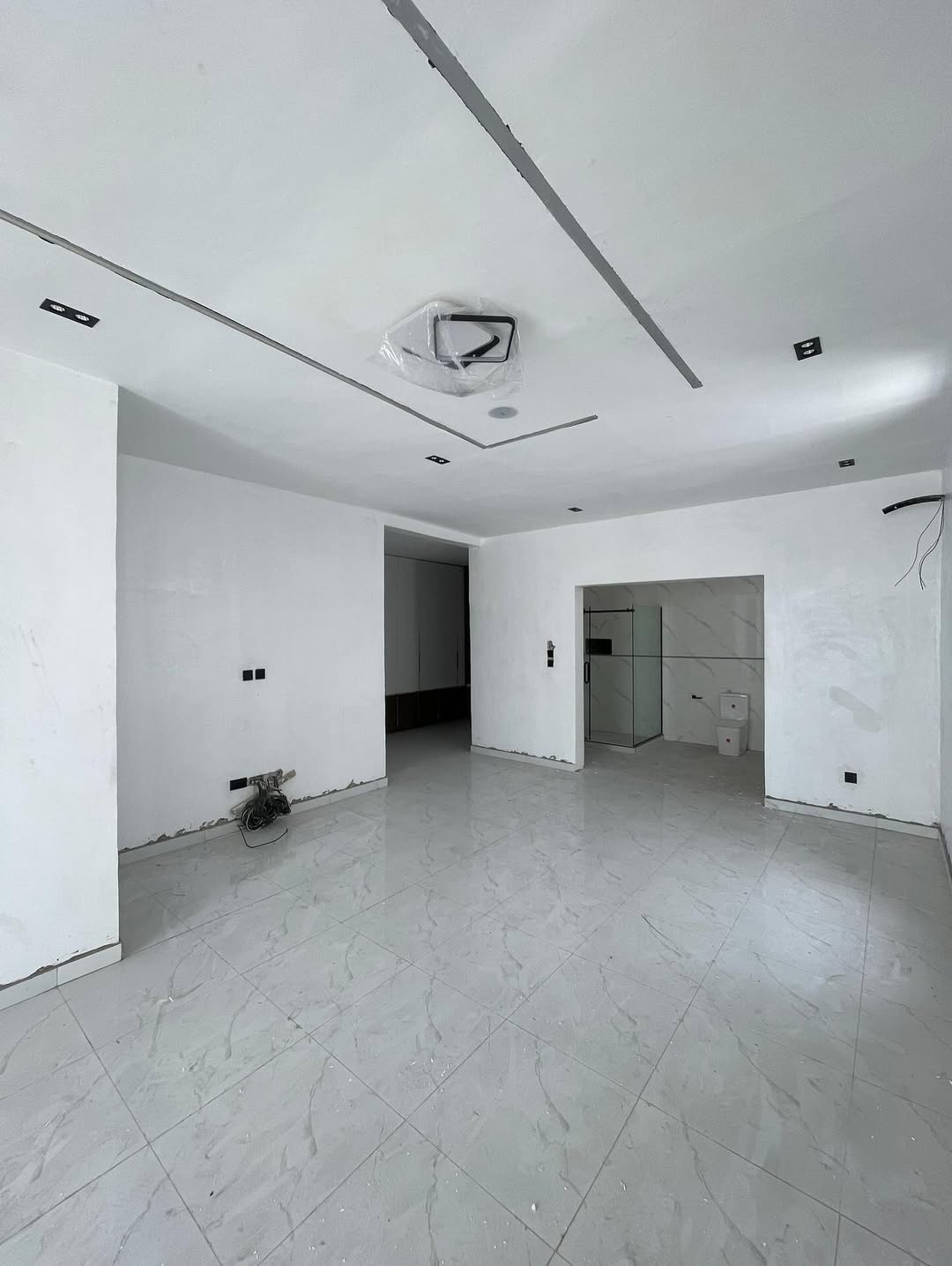 Spacious 5-Bedroom Duplex in Prime Chevron Lekki