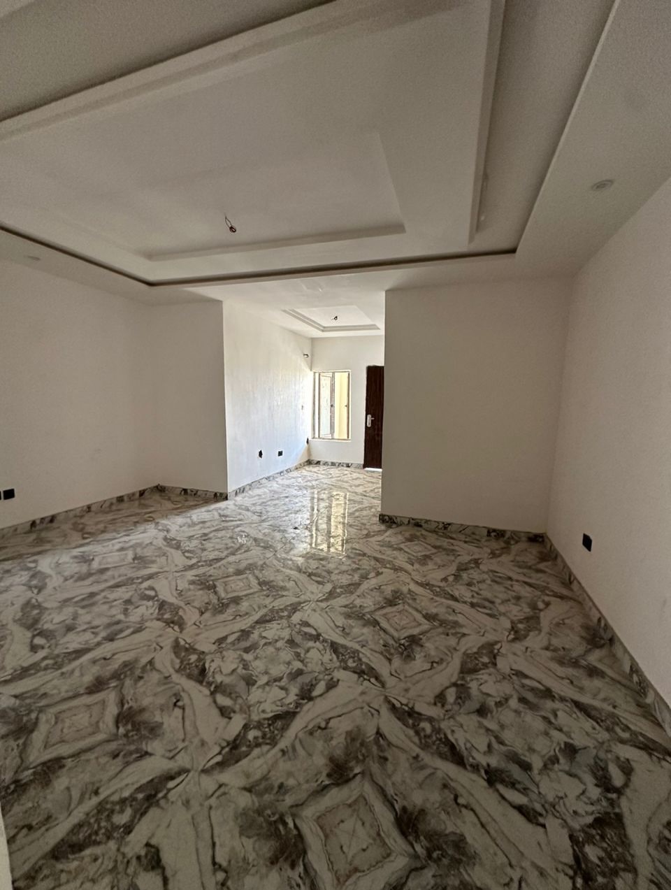 Spacious 3-Bed Terrace Duplex in Serene Idu
