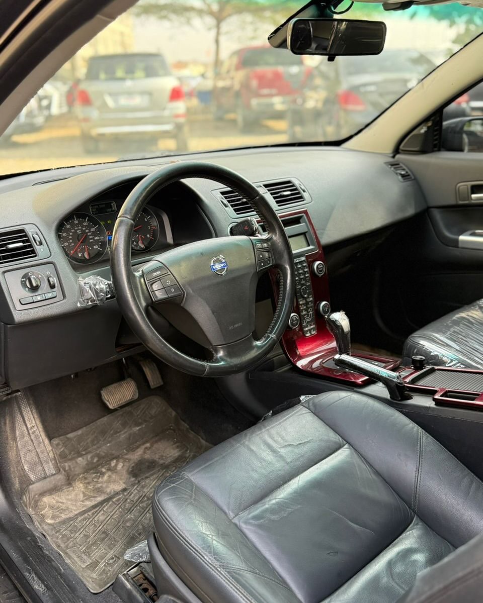 Sunroof & Power: 2012 Volvo C30 T5