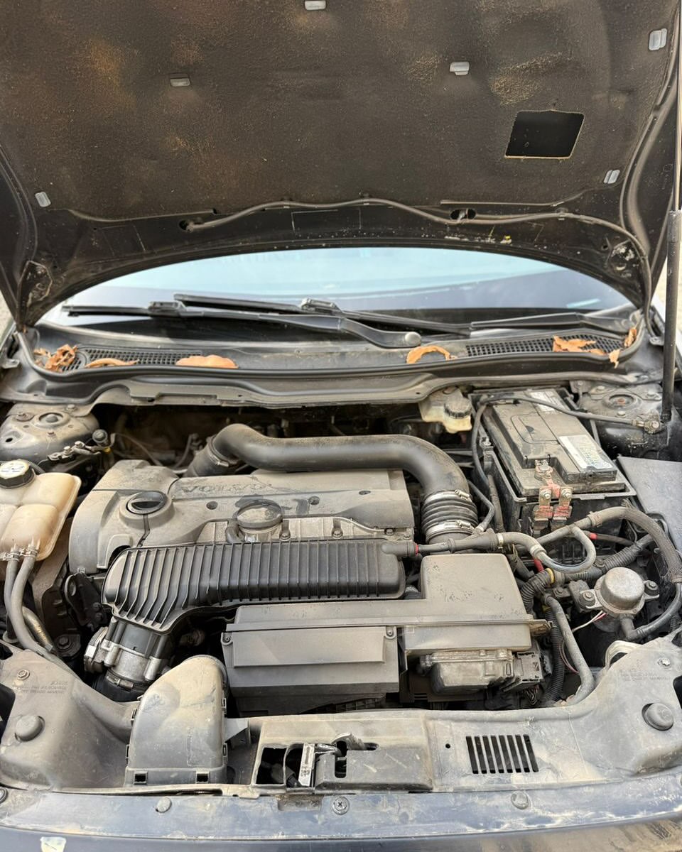 Sunroof & Power: 2012 Volvo C30 T5