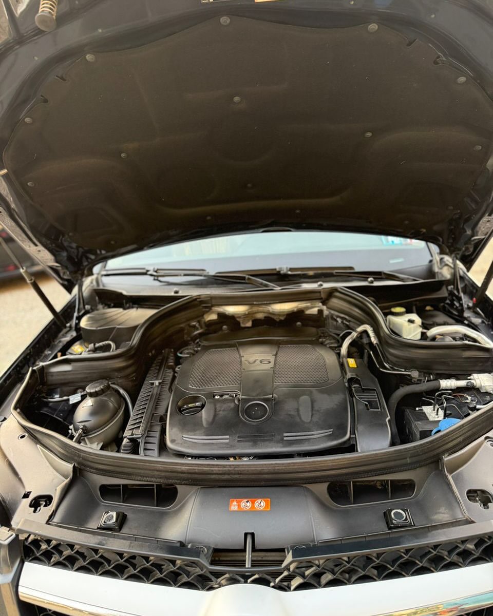 Luxury SUV: Panoramic Roof, Keyless & Full Options