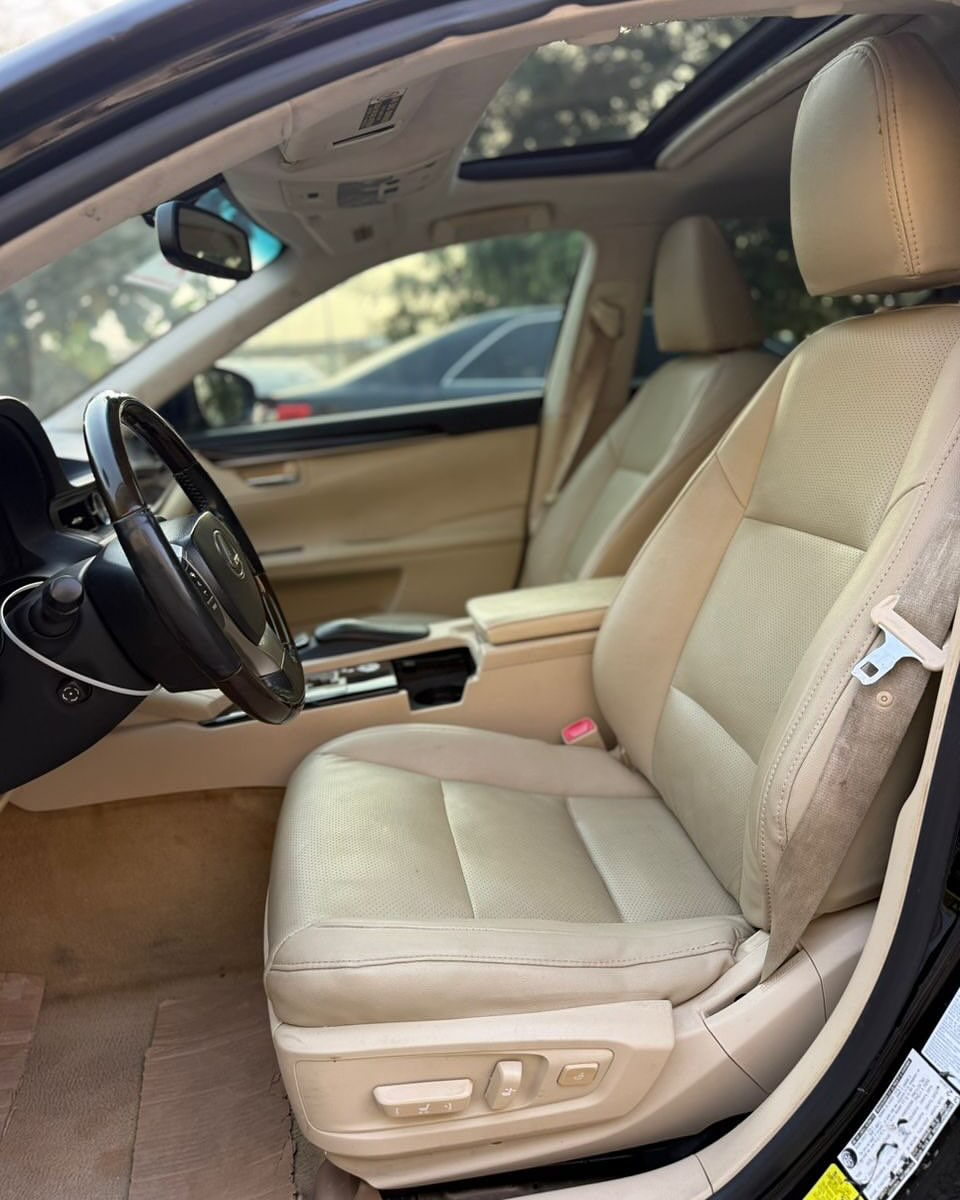 Luxury Redefined: 2014 Lexus ES350 with Premium Tech