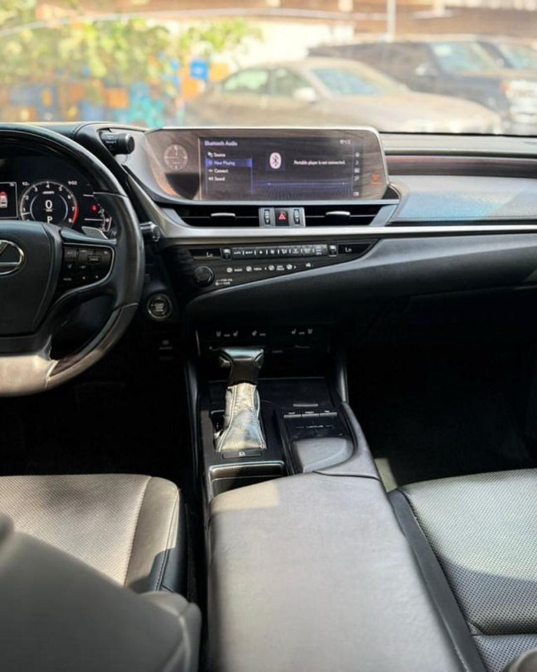 Luxury Meets Tech: 2019 Lexus ES350