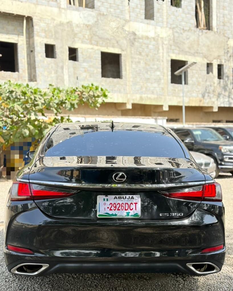 Luxury Meets Tech: 2019 Lexus ES350