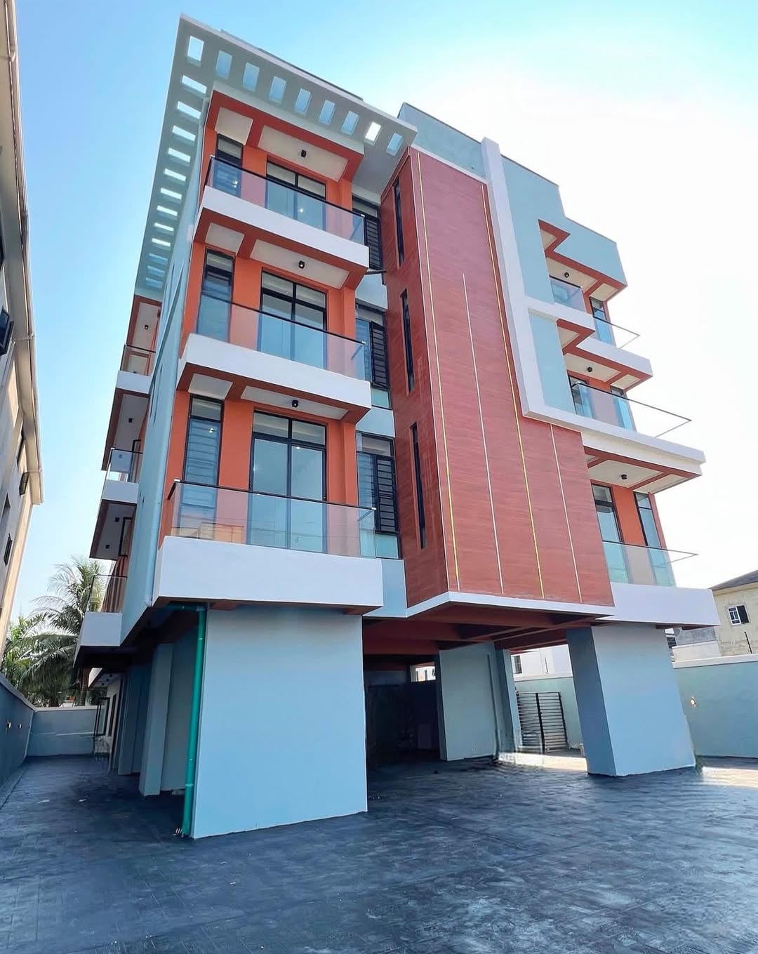 Prime Lekki 2-Bed: High-Yield Shortlet Gem