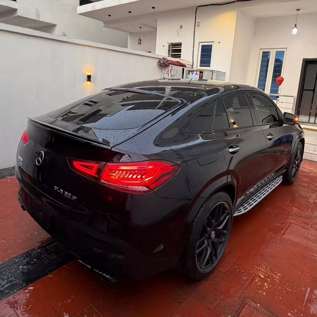 Unleash Power & Luxury: 2022 GLE 63s V8 Biturbo