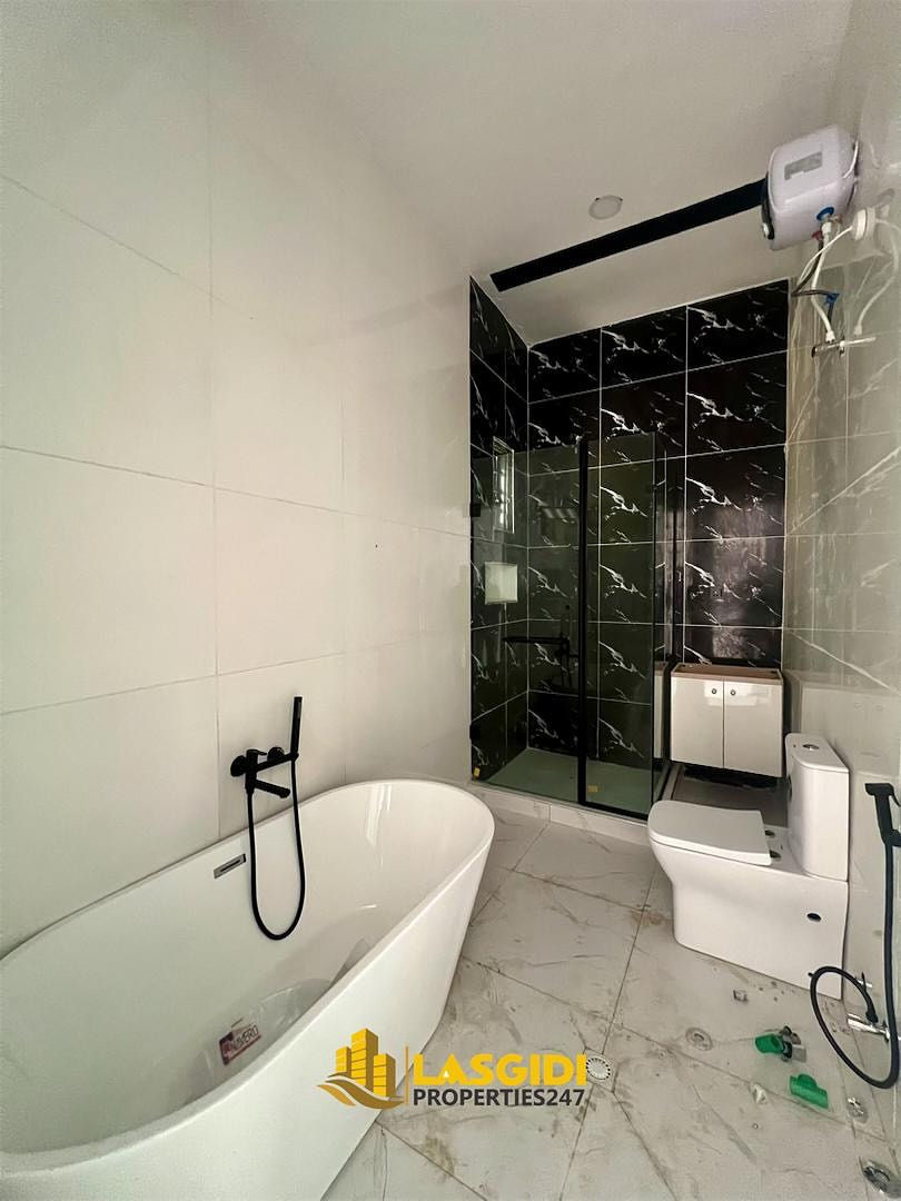 Serene 3-Bed Terrace Duplex with Walk-In Closets