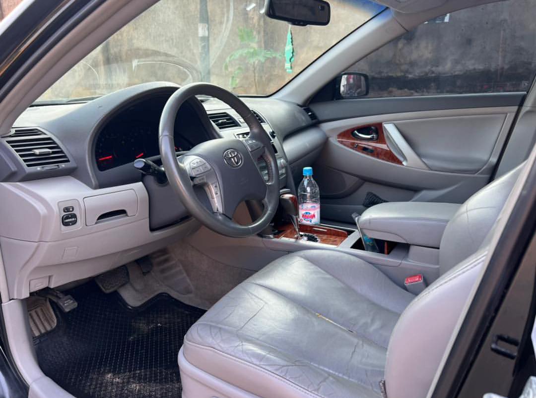 2008 Toyota Camry XLE: V6 Power & Luxury for 10.95M