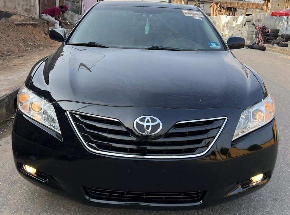 2008 Toyota Camry XLE: V6 Power & Luxury for 10.95M