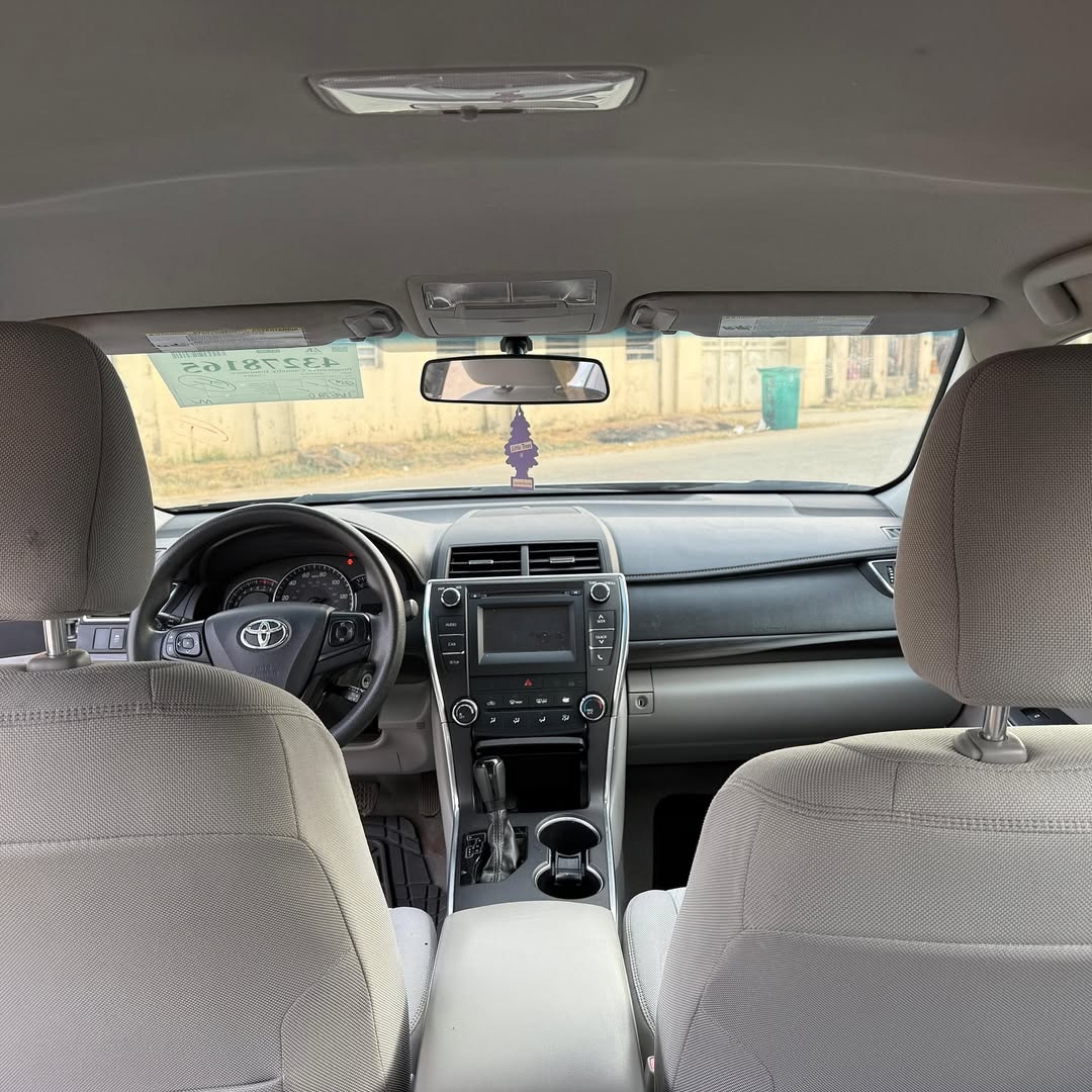 2015 Camry LE: Low Miles, Perfect, 16M