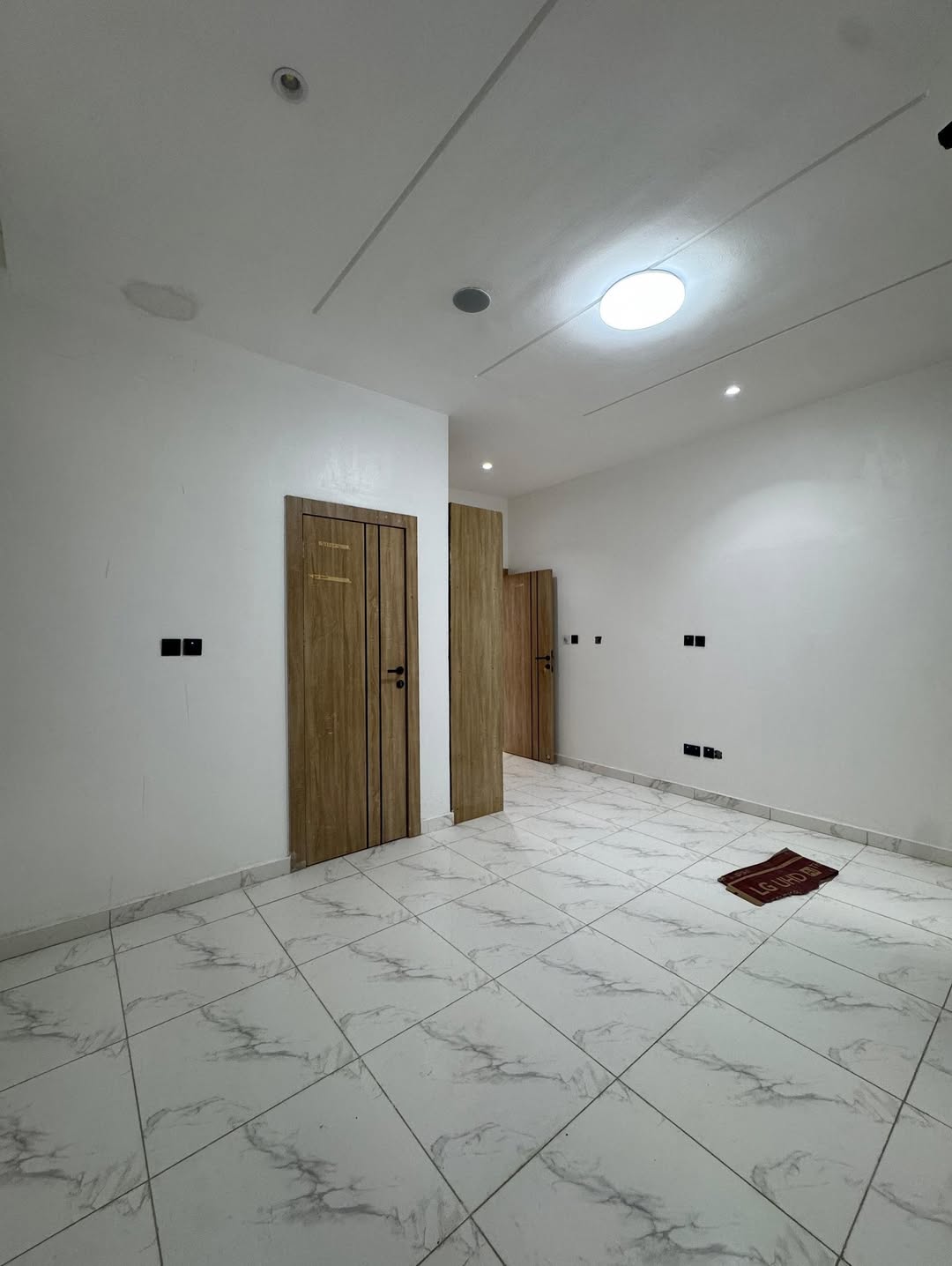 Lekki’s Finest: Resort-Style 2BR with Pool & Gym