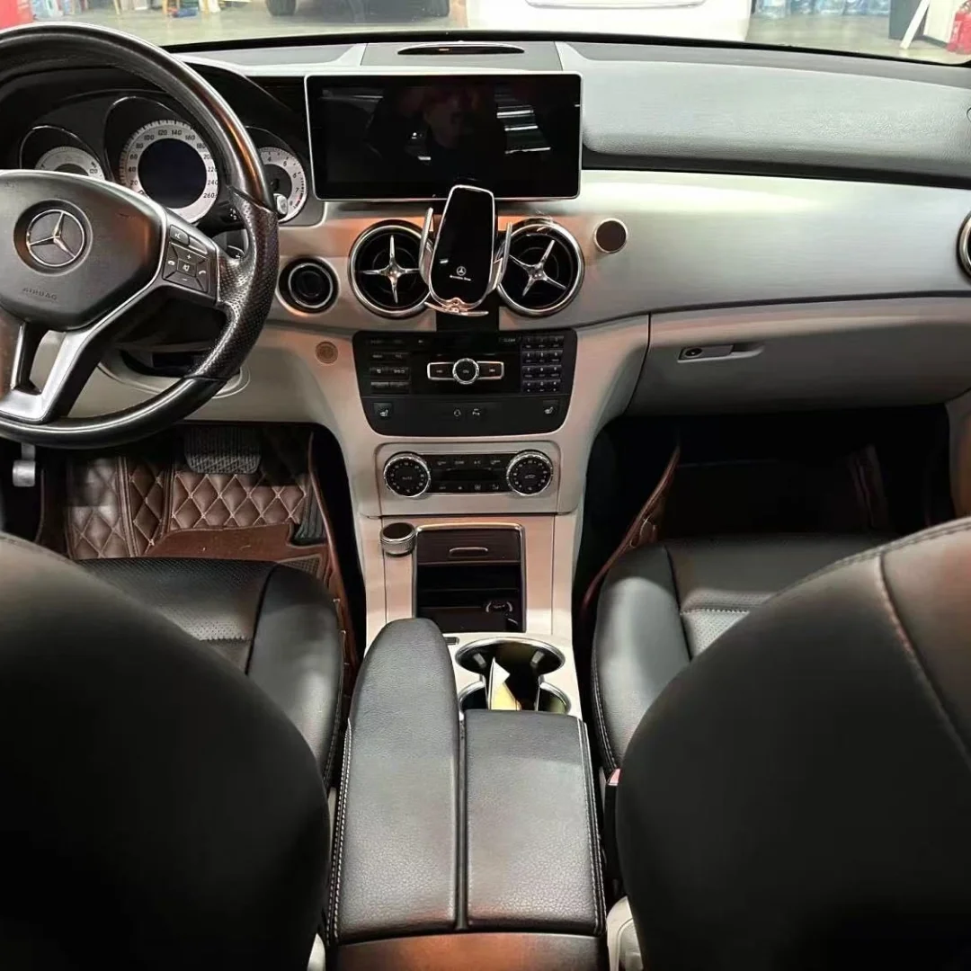 Timeless Luxury SUV: Your Mercedes Awaits