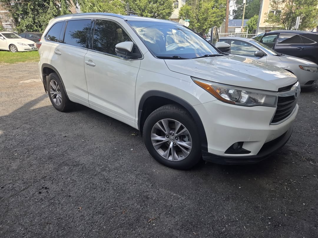 2015 Toyota Highlander: Clean, Accident-Free & Ready