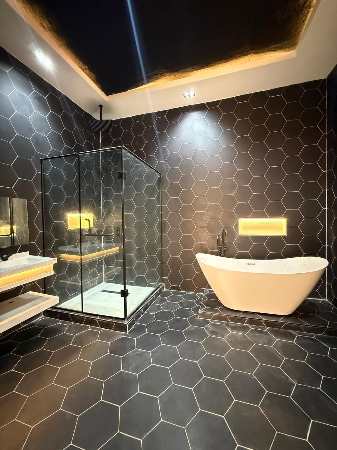 Lekki’s Ultimate 5-Bedroom Estate with Pool & Cinema