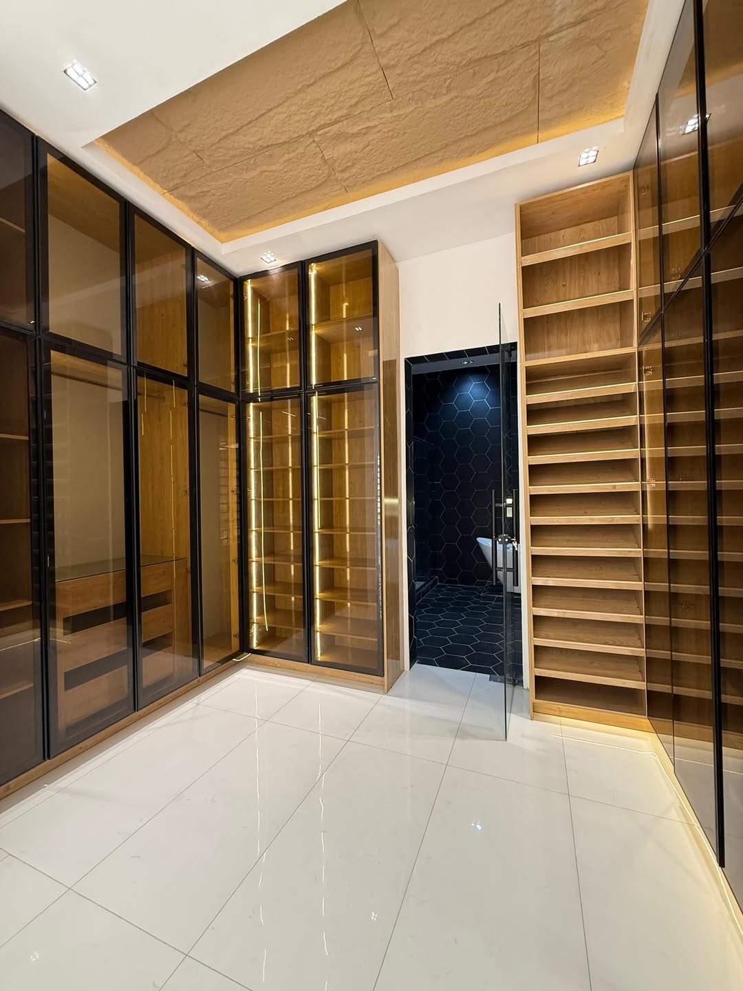 Lekki’s Ultimate 5-Bedroom Estate with Pool & Cinema