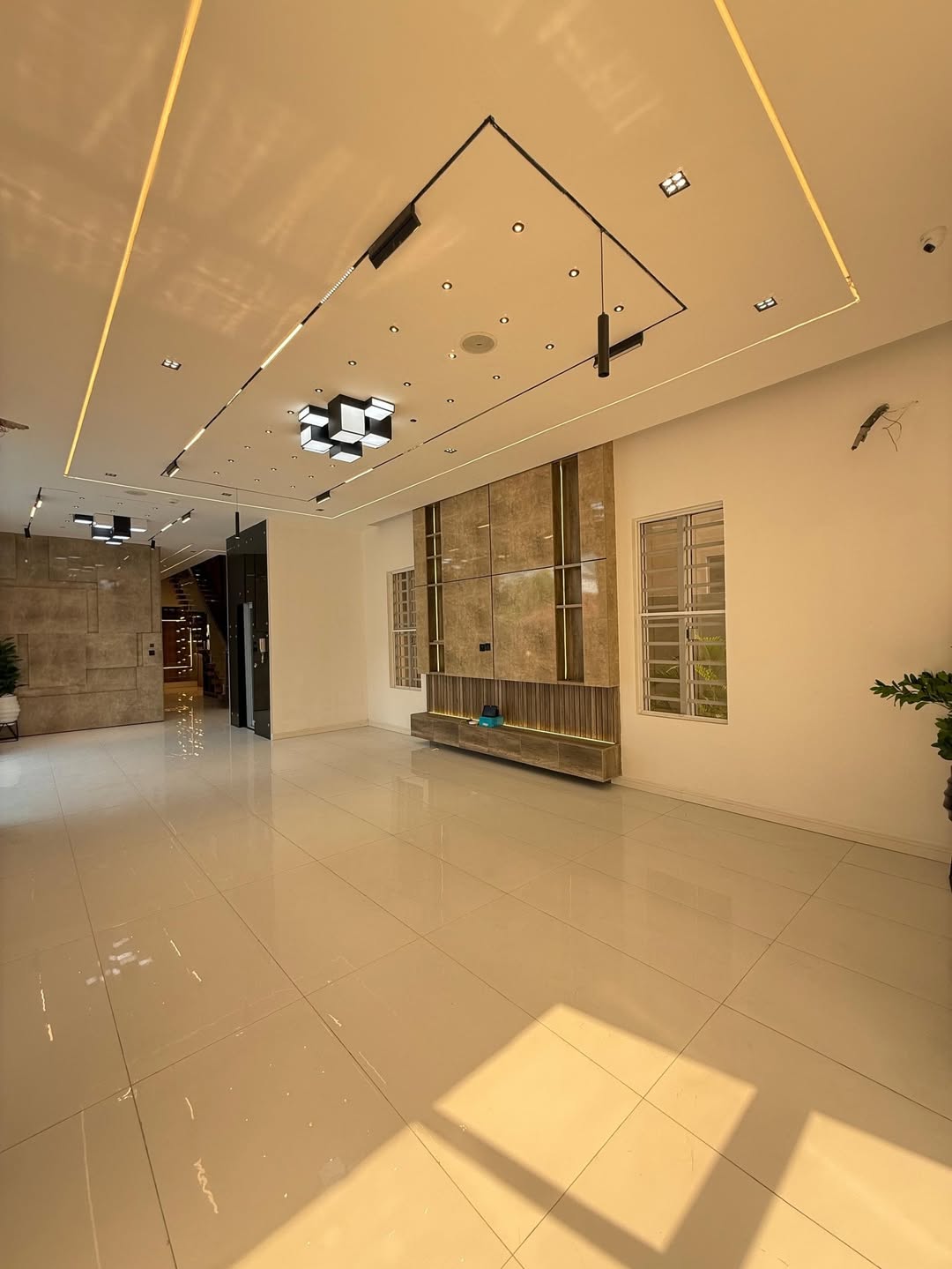 Lekki’s Ultimate 5-Bedroom Estate with Pool & Cinema