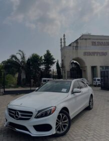 Luxury C300 4MATIC w/ Panoramic Sunroof