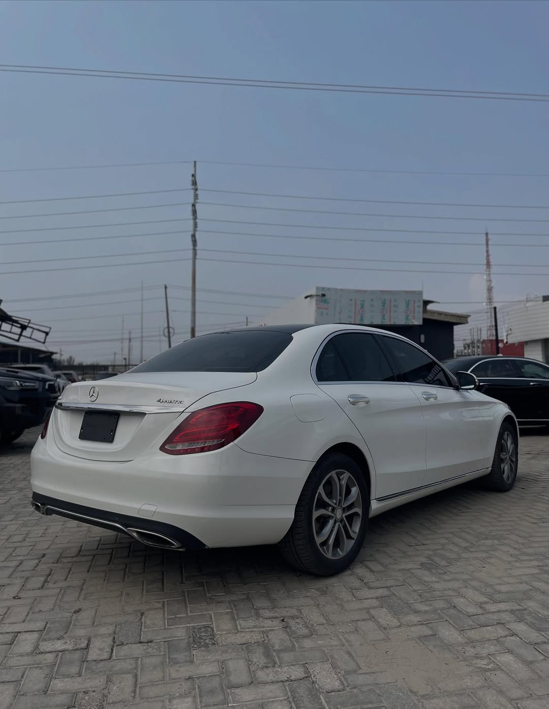 Luxury C300 4MATIC w/ Panoramic Sunroof