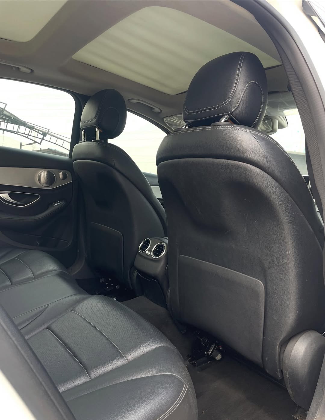 Luxury C300 4MATIC w/ Panoramic Sunroof