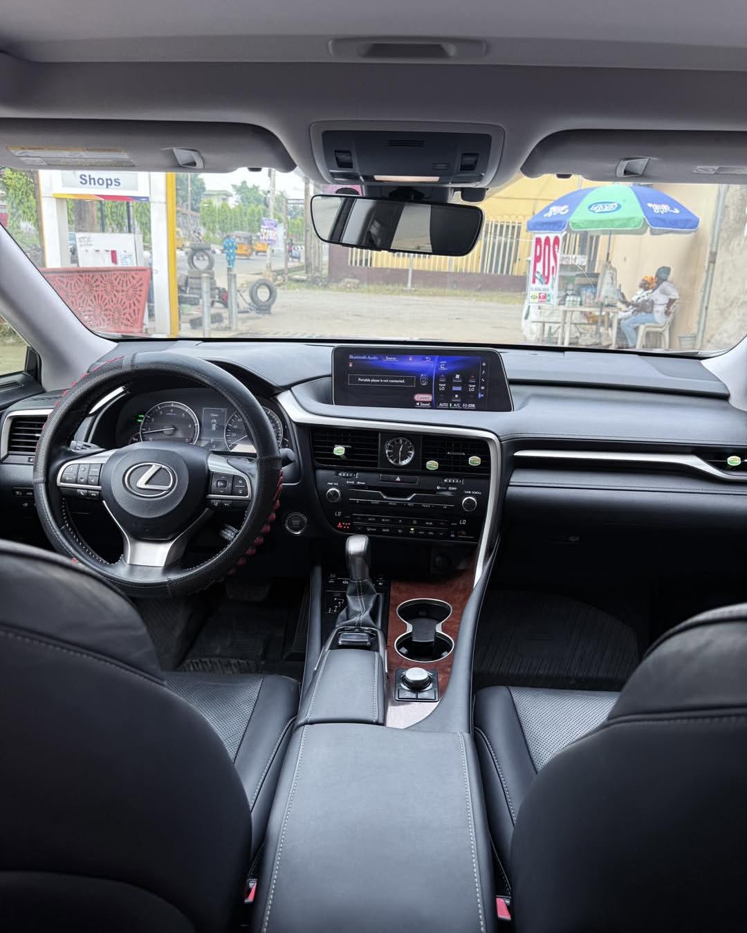 Luxury 3-Row Lexus RX350L w/ 360° Camera