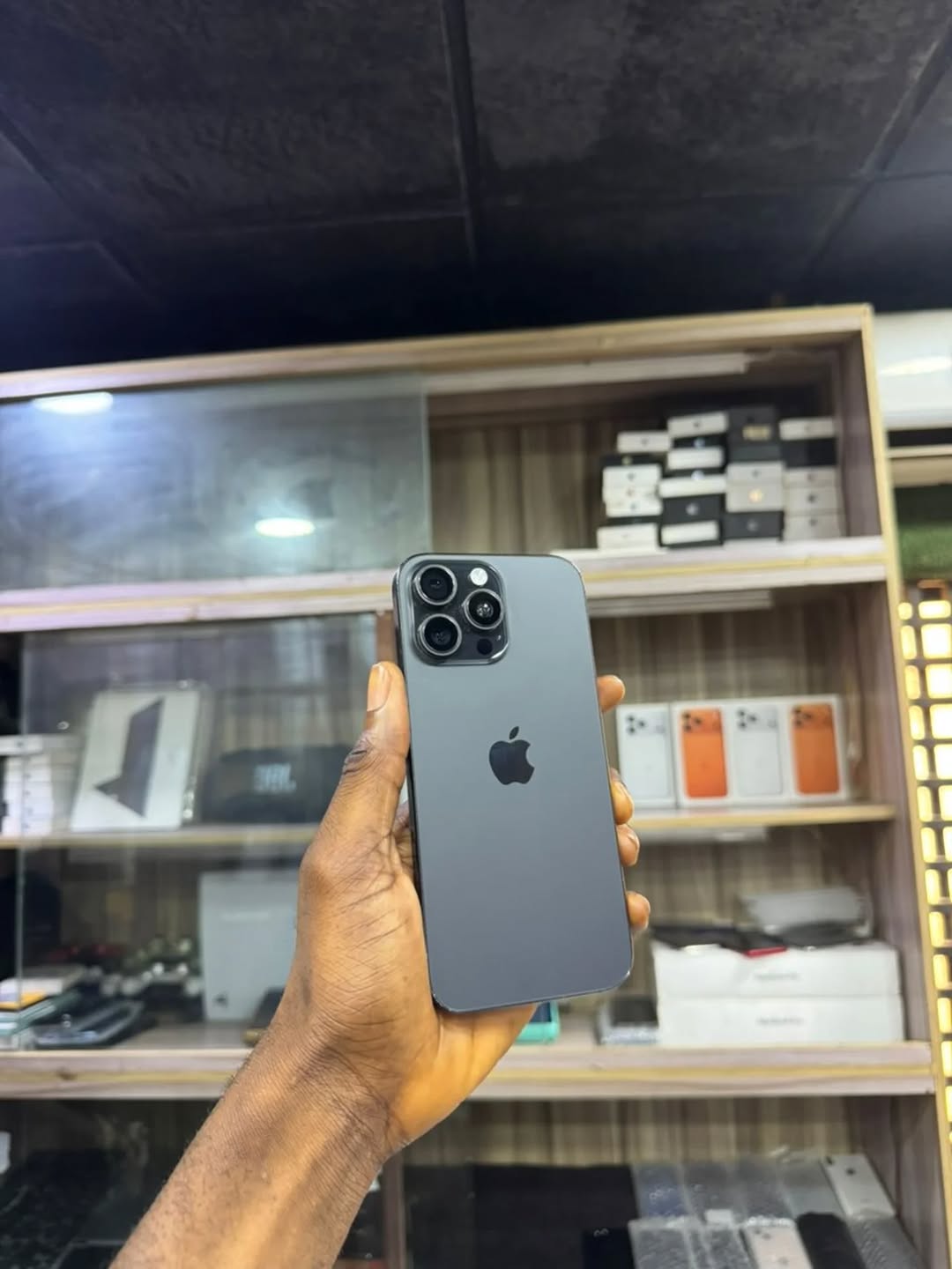 Unlock iPhone 16 Pro Max 256GB – Dual SIM Powerhouse