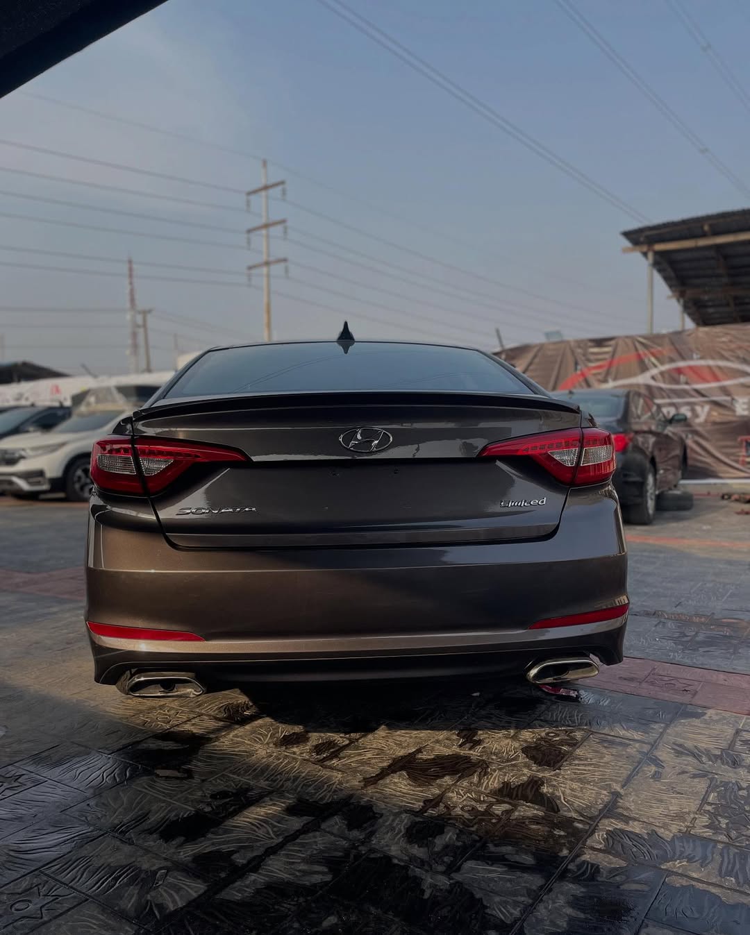 Luxury Sonata: Panoramic Sunroof & Premium Tech