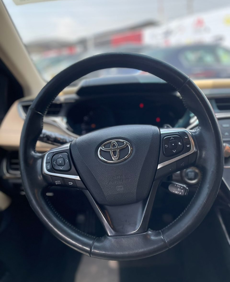 Luxury 2013 Toyota Avalon: Sunroof & Tech, 21M Naira