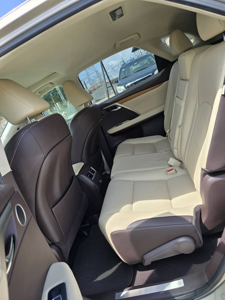 Luxury Lexus RX350: Full Option, Low Miles