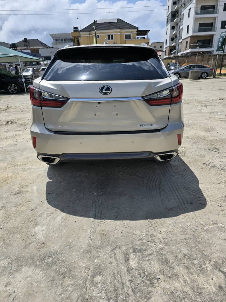 Luxury Lexus RX350: Full Option, Low Miles