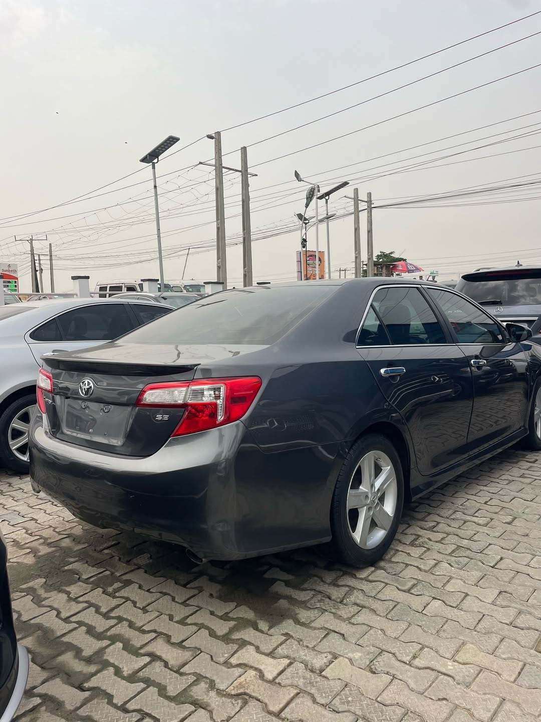 2013 Camry SPORTS: Luxury Tech, Thumb-Start Ready