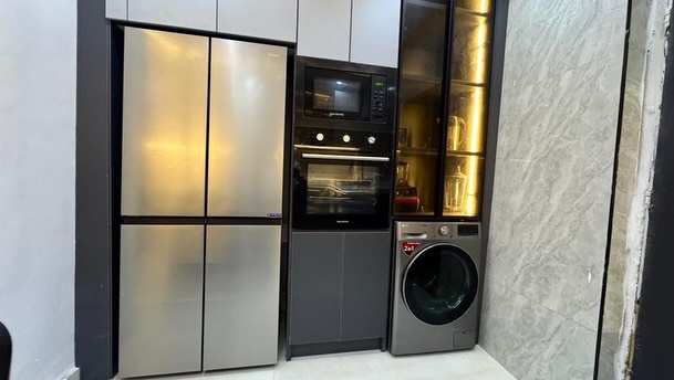 Ultimate 4-Bedroom Playground with PS5 & Pool Access