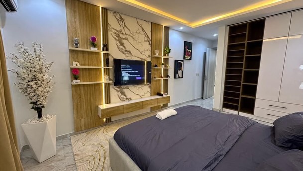 Ultimate 4-Bedroom Playground with PS5 & Pool Access